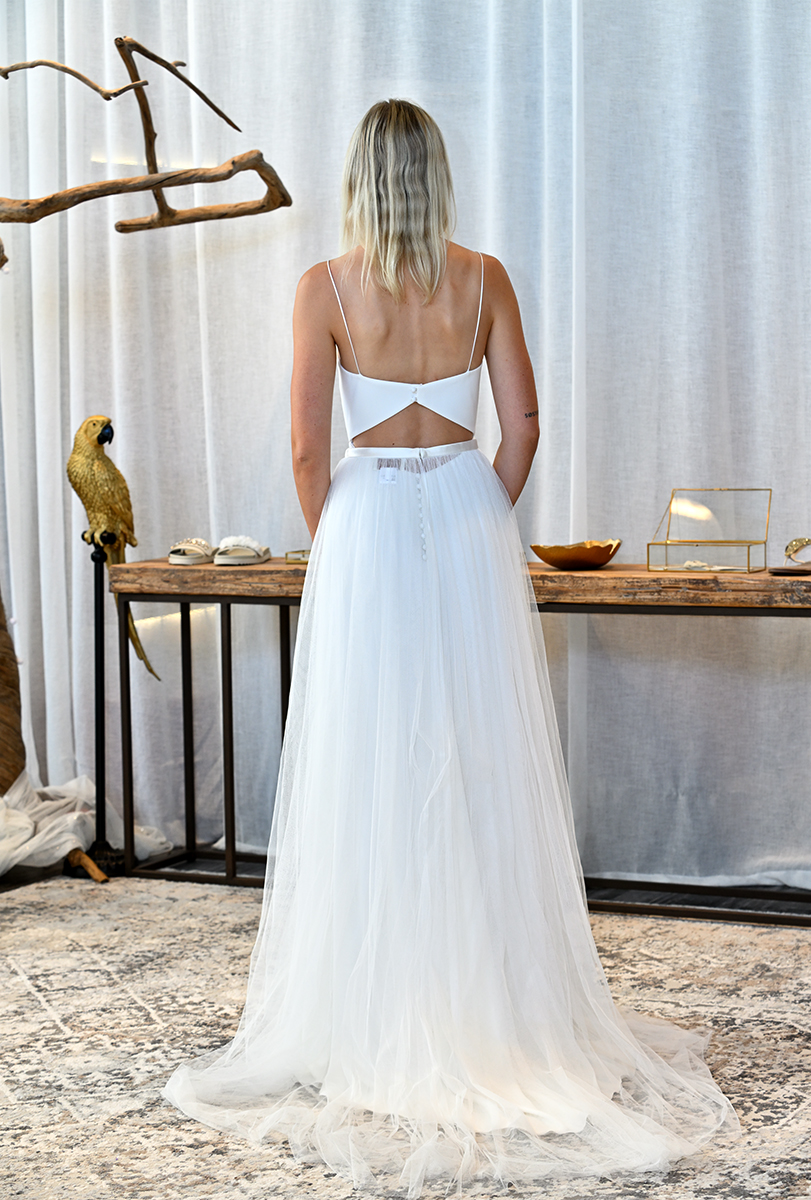 588 610 – Lambert Creations mit Überrock